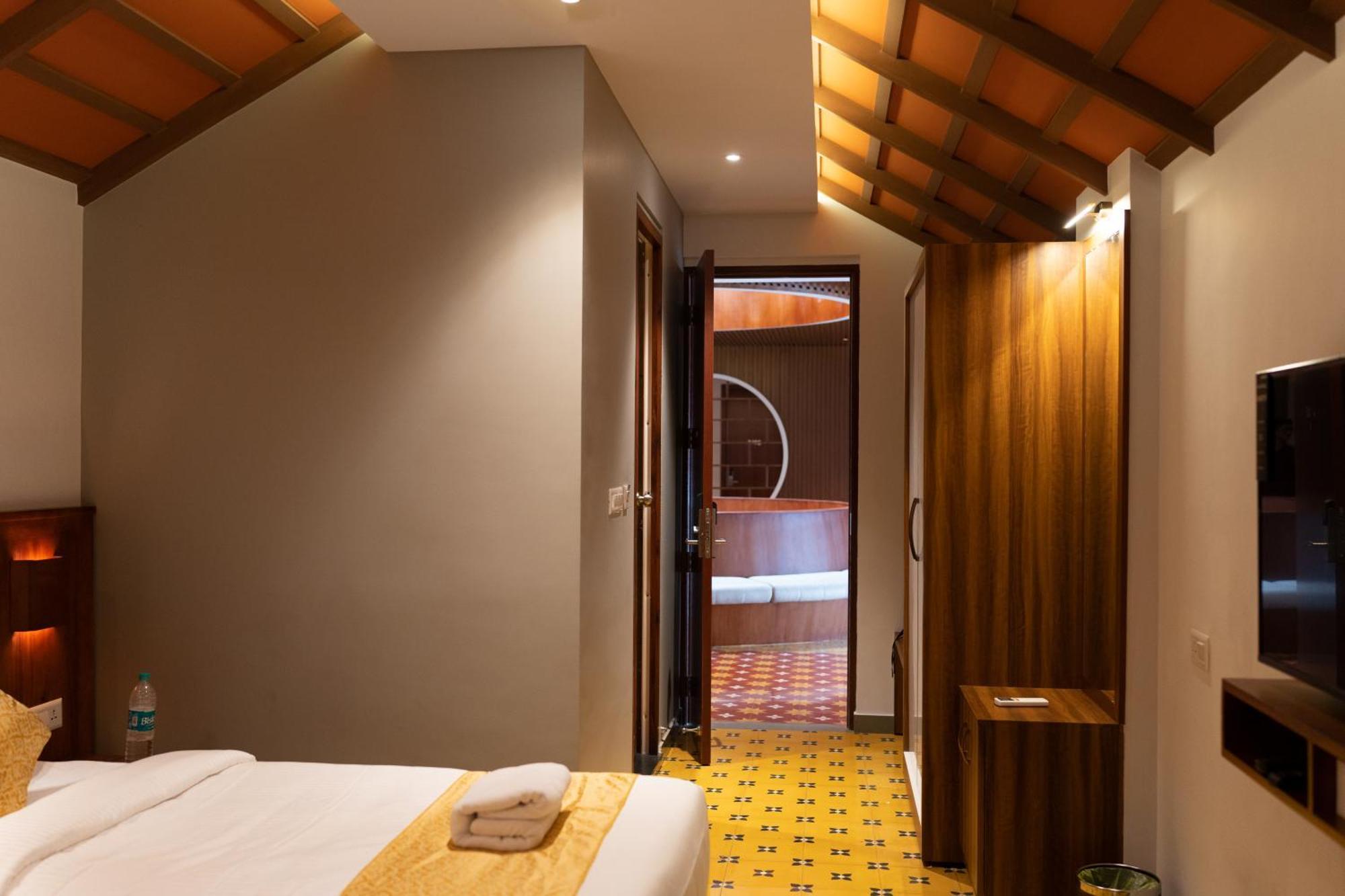 Palcastle Regency Palakkad Exterior foto